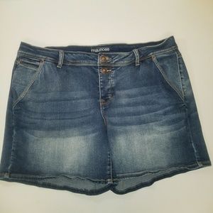 Maurices shorts size 20